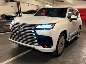 تویوتا لکسوس LX 700