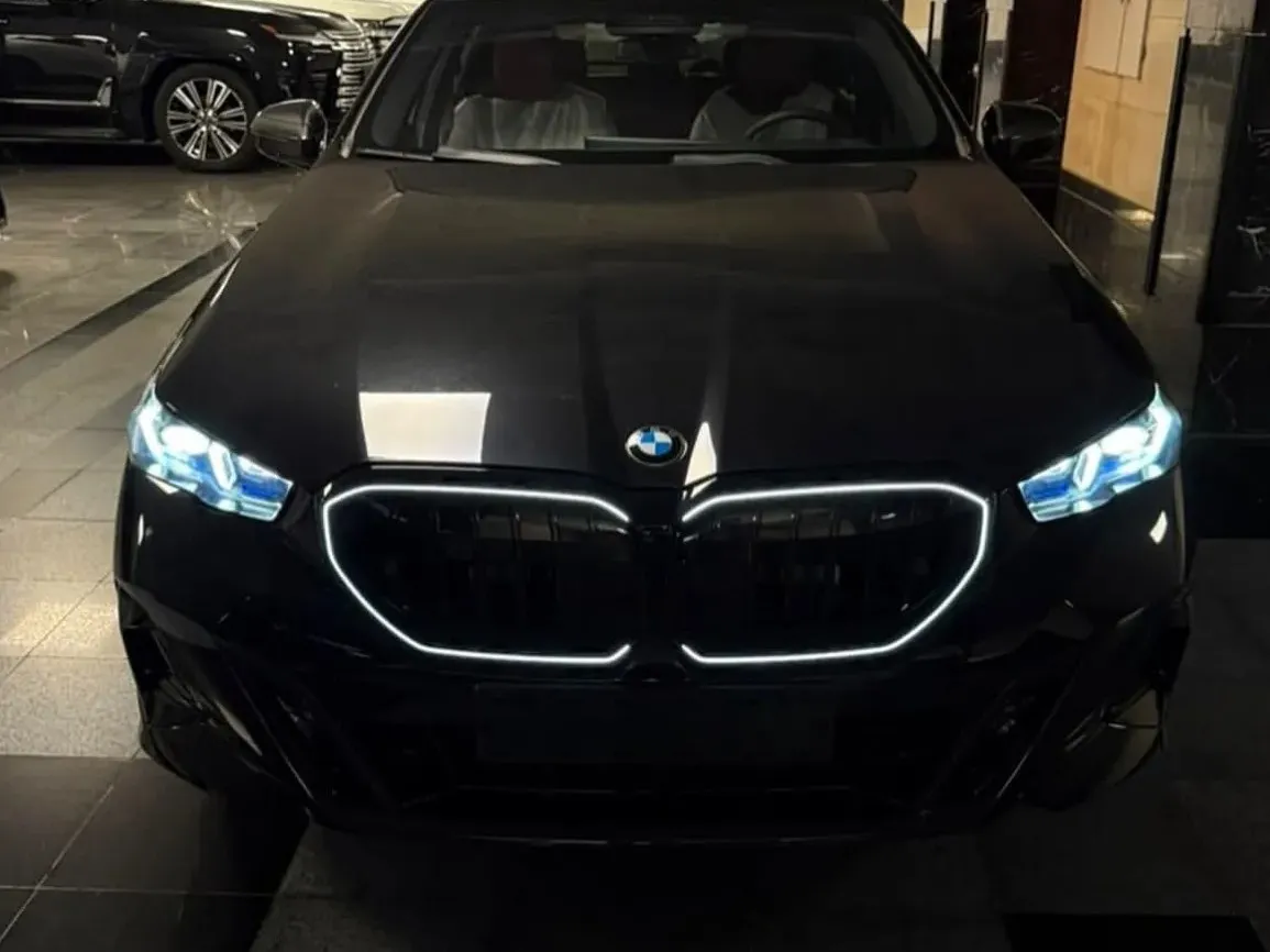 بی ام و سری 5 سدان 530i