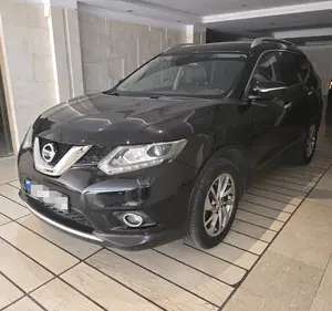 نیسان ایکس تریل ساده
