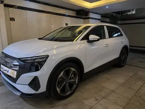 آئودی Q5 E-tron
