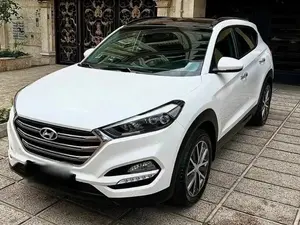 هیوندا هیوندای توسان 2.0 لیتر تک دیفرانسیل