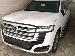 تویوتا لندکروز VXR
