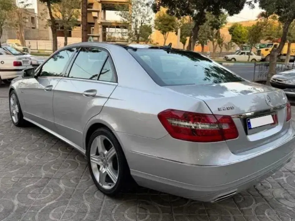 بنز کلاس E E200