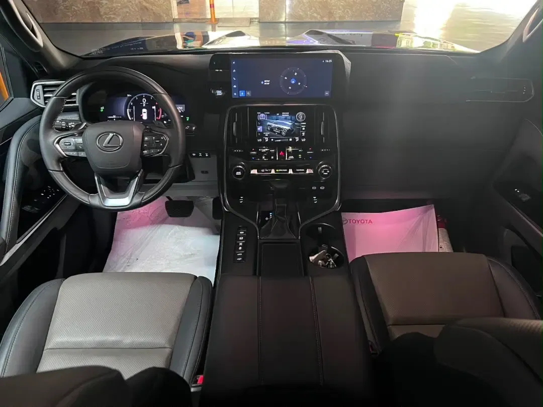 تویوتا لکسوس LX 600