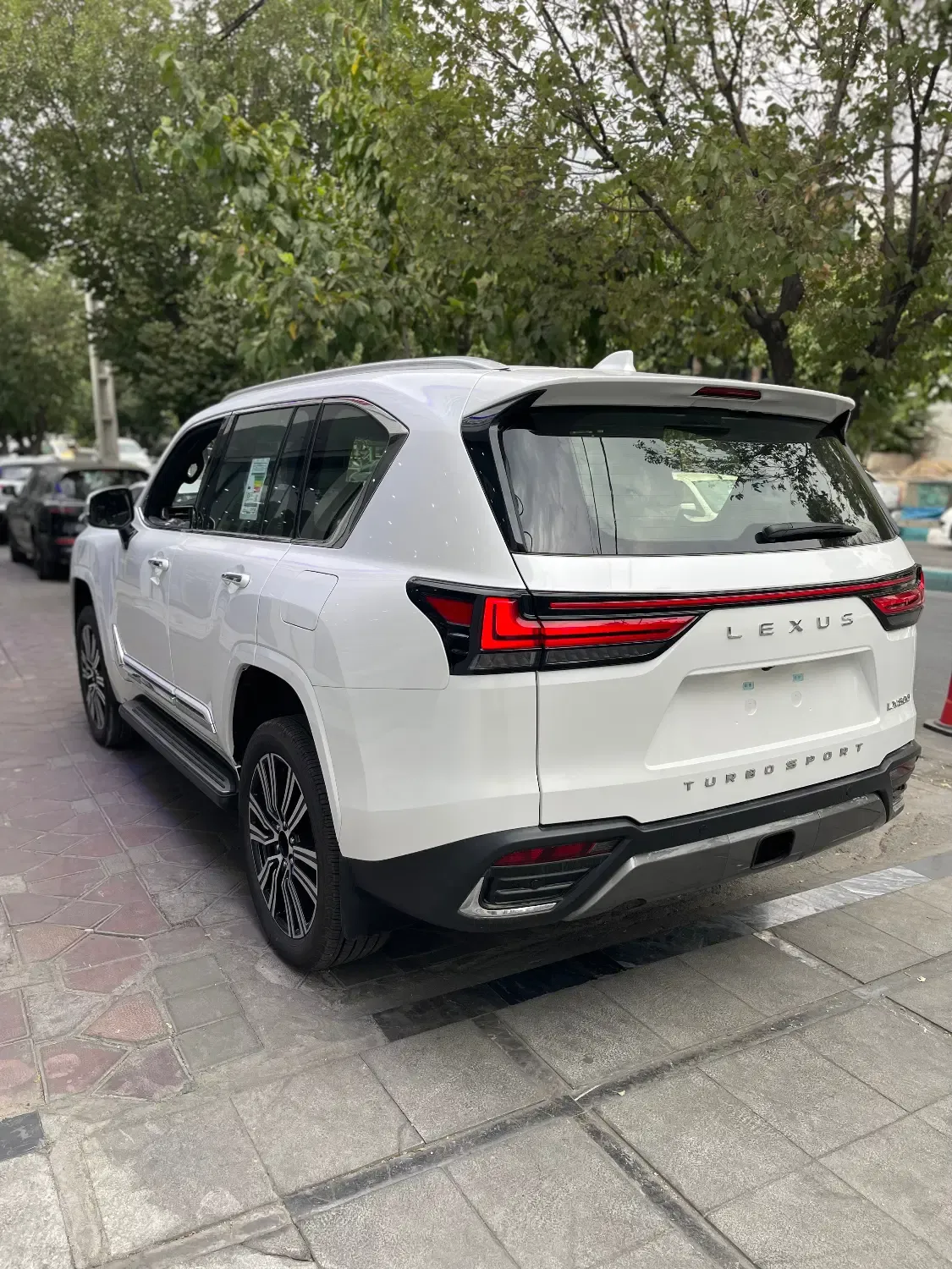 تویوتا لکسوس LX 600
