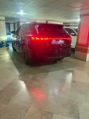 آئودی Q5 E-tron