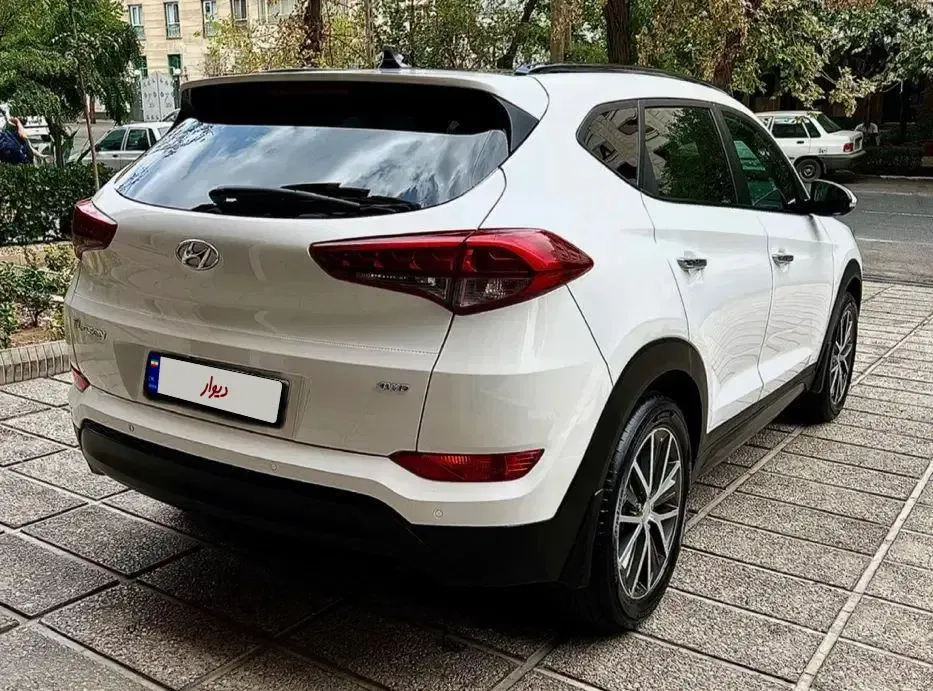 هیوندا هیوندای توسان 2.0 لیتر تک دیفرانسیل