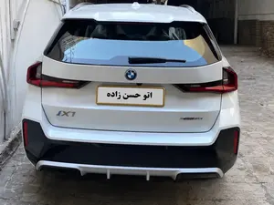 بی ام و IX1 برقی