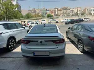 رنو تالیسمان E2