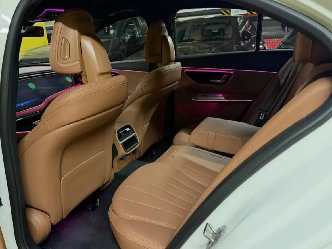 بنز کلاس E E200