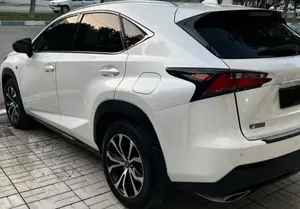 تویوتا لکسوس NX هیبرید 300h