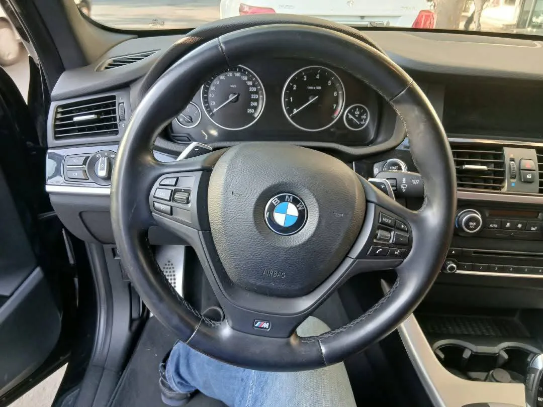 بی ام و X3 28