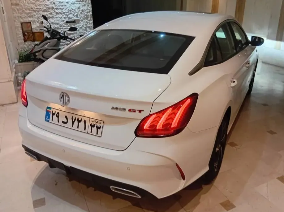 ام جی GT ساده