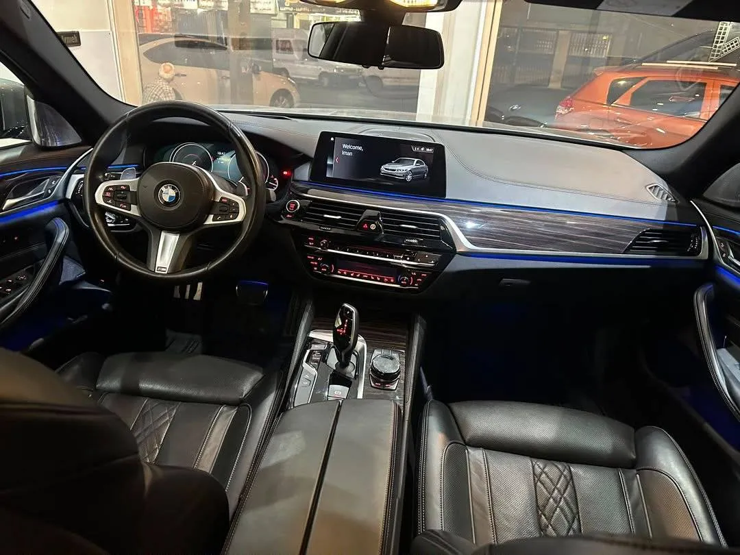 بی ام و سری 5 سدان 530i
