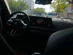 بی ام و 225L ساده