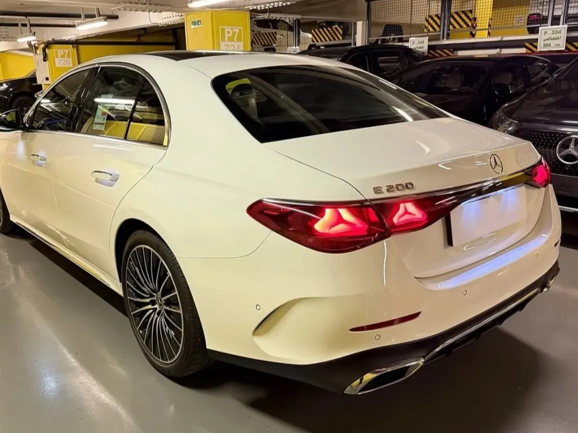 بنز کلاس E E200