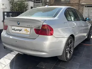 بی ام و سری 3 سدان 320i