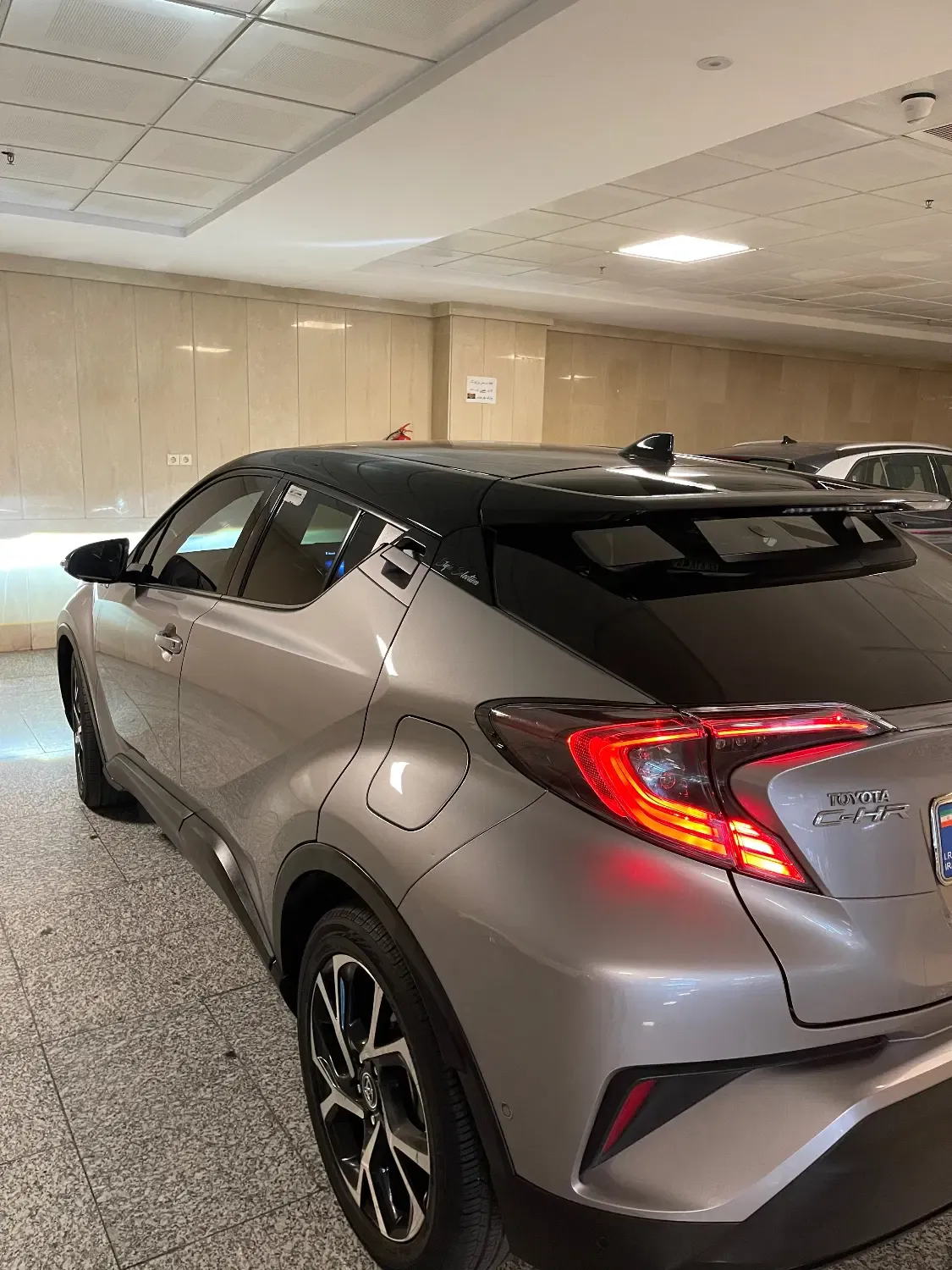 تویوتا C-HR هیبرید 1.8 لیتر