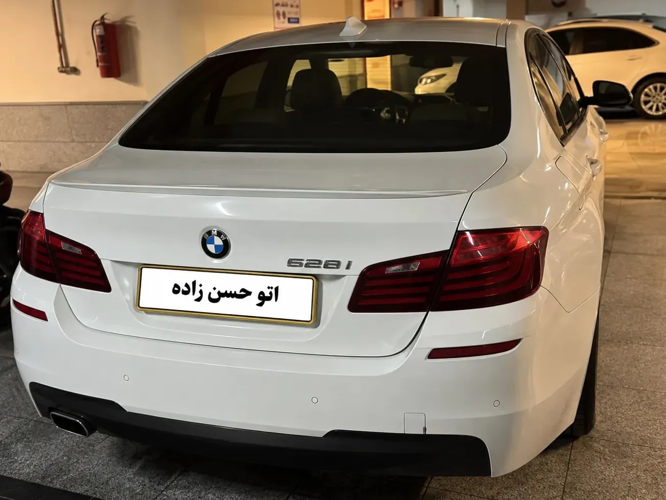 بی ام و سری 5 528i
