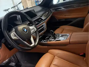 بی ام و سری 7 730li