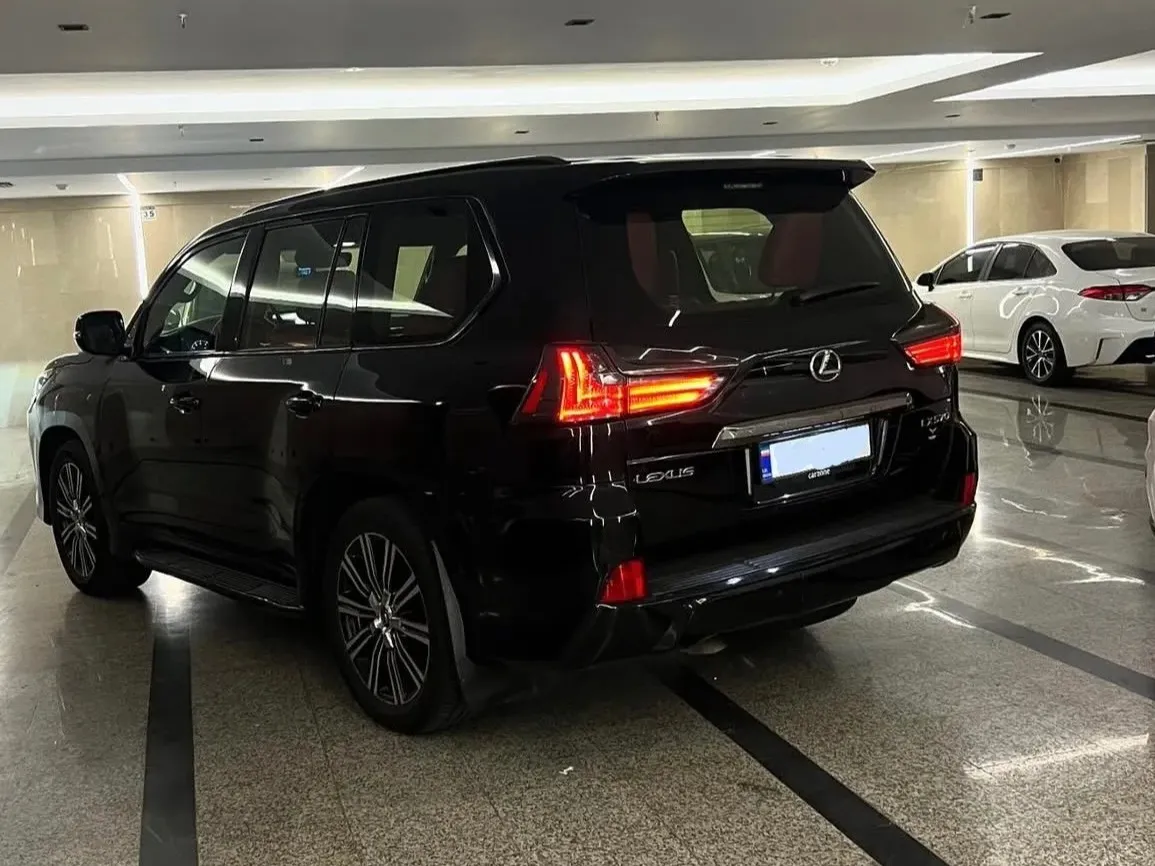 تویوتا لکسوس LX 570