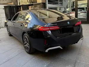 بی ام و i5 برقی
