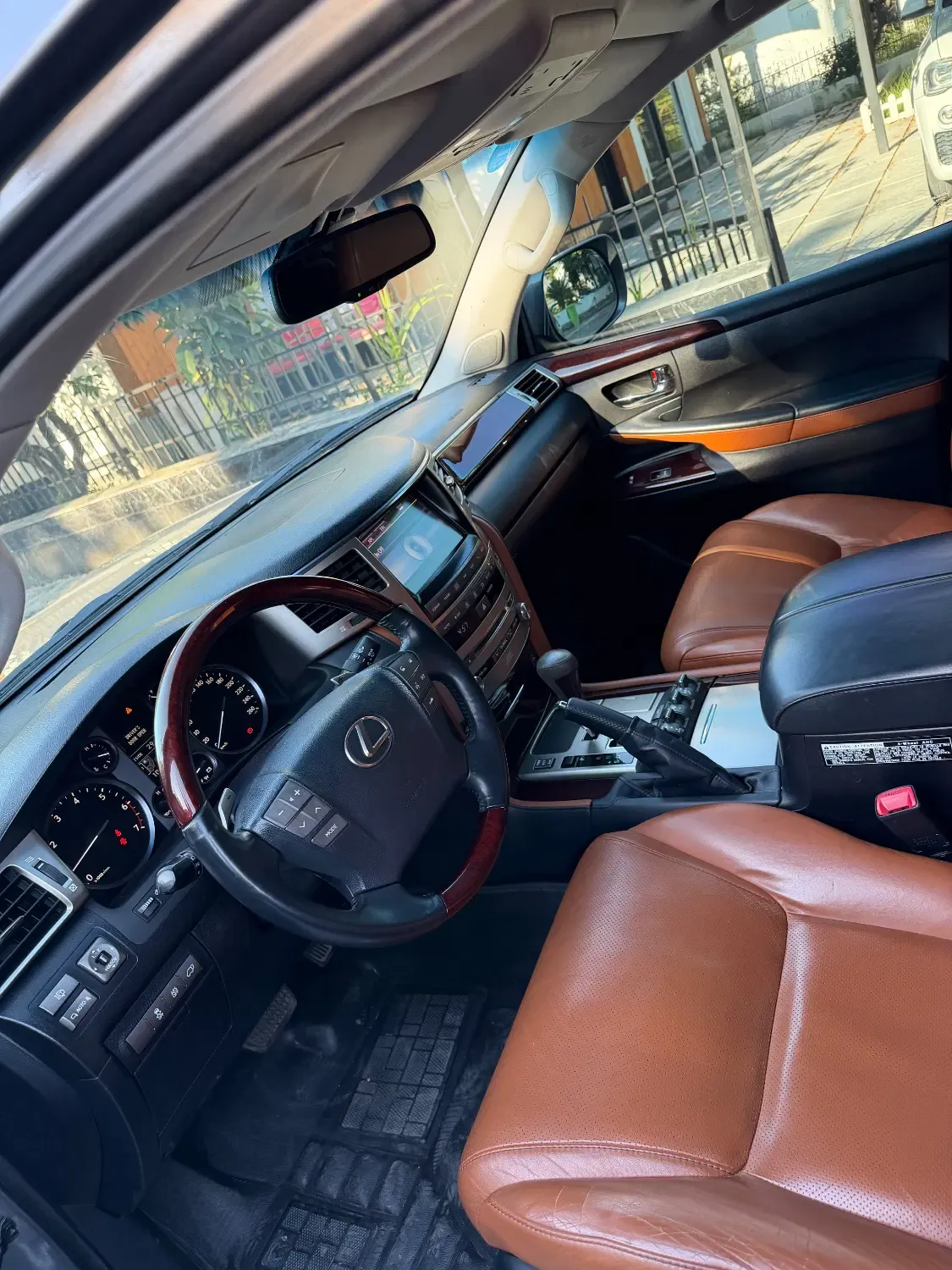 تویوتا لکسوس LX 570