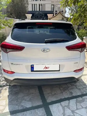 هیوندا هیوندای توسان 2.0 لیتر تک دیفرانسیل