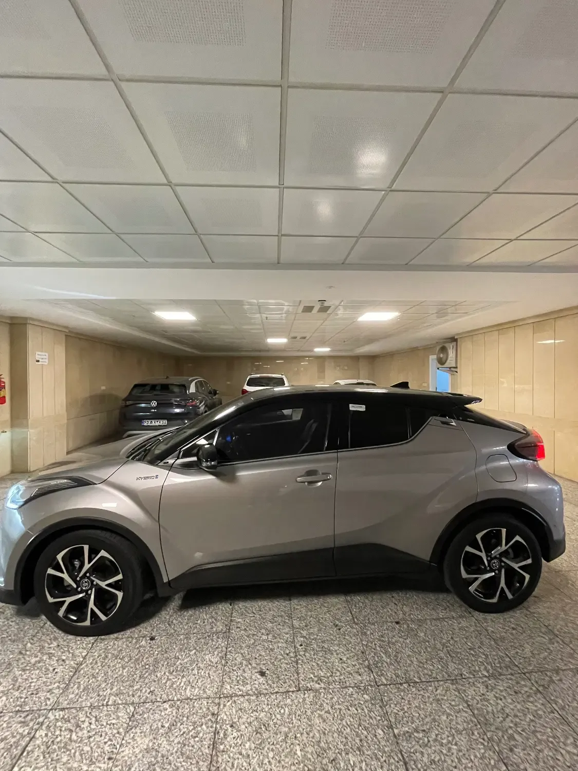 تویوتا C-HR هیبرید 1.8 لیتر