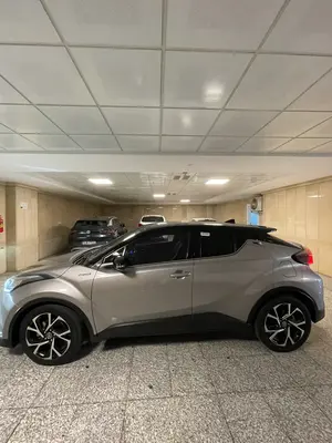 تویوتا C-HR هیبرید 1.8 لیتر
