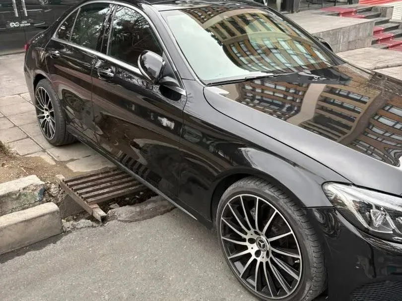 بنز کلاس C C200L